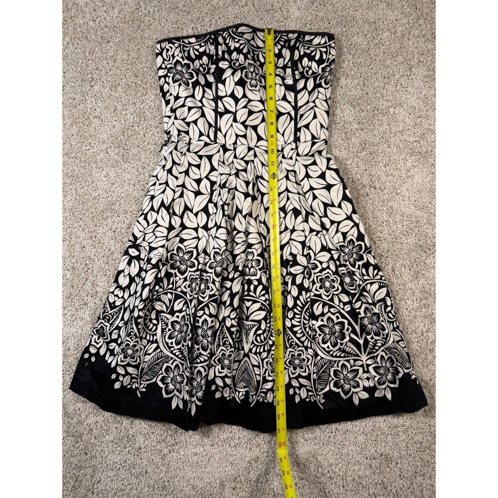 White House Black Market Women's Size 0 Strapless Floral Dress Black White Cotto - Picture 2 of 7